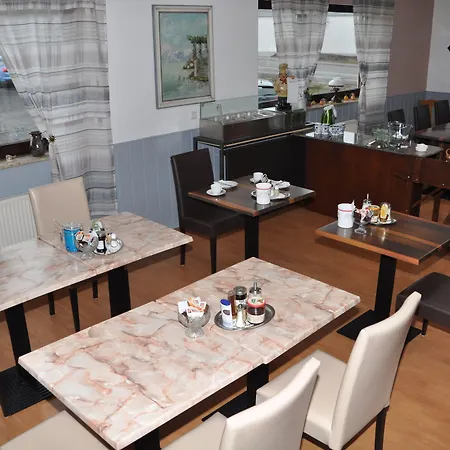 Jaegerstube ゲストハウス 3*