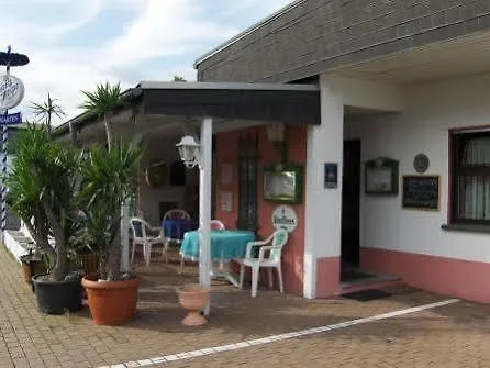 Jaegerstube 招待所 Görgeshausen